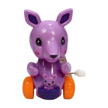 Brinquedo Canguru Cores Sortidas com Corda 310500994 - Coloria